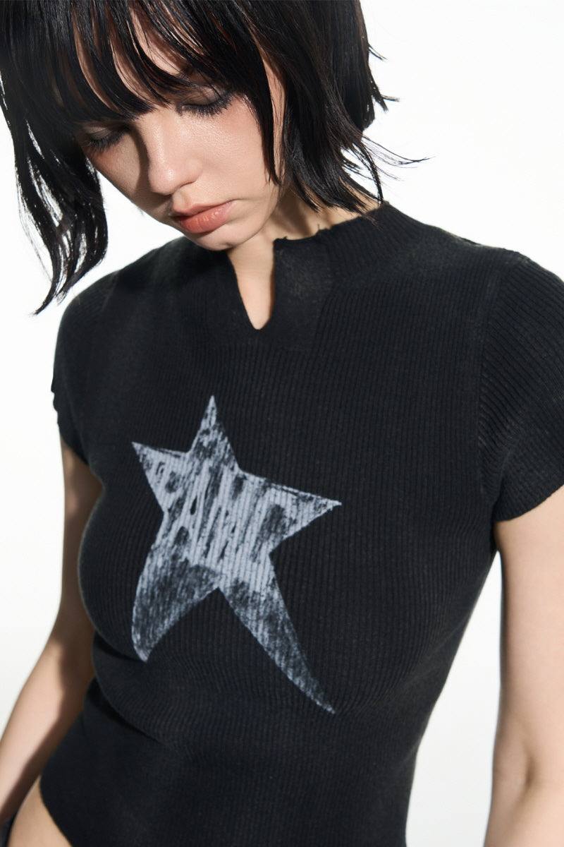 Rusty Star V-Cut Knit Top